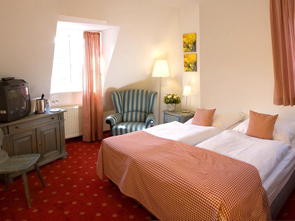 Landgasthof Und Hotel Weisser Lowe Eckental Rom bilde