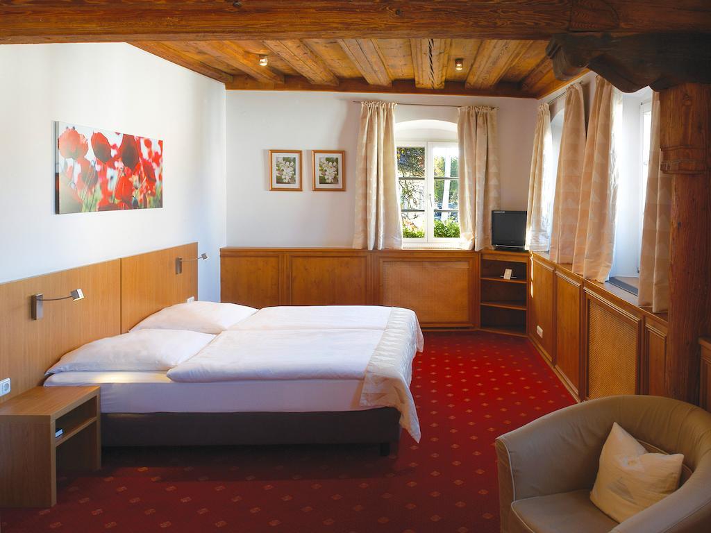 Landgasthof Und Hotel Weisser Lowe Eckental Rom bilde